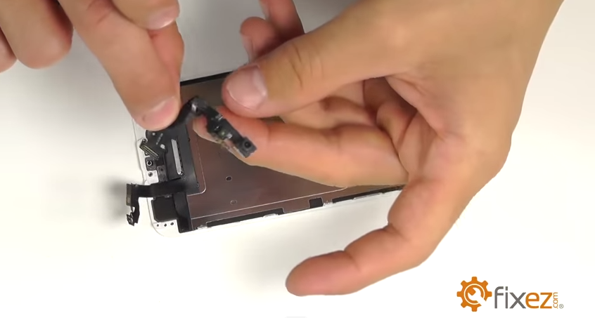 fix cracked iphone screen step 10 remove the camera