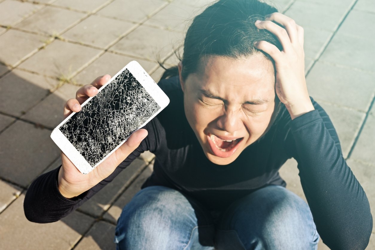 Surviving a Broken Smartphone Without Losing Your Sanity 